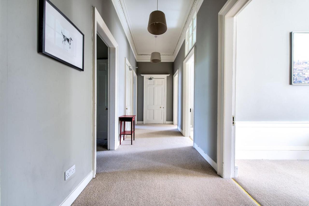Joivy Bright & Spacious Apt In Stockbridge 에든버러 외부 사진